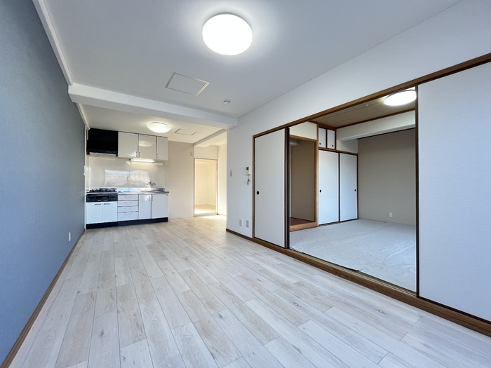 フラット新屋敷の居間・リビング