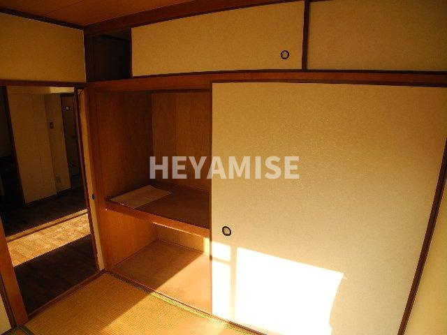 ガーデンハイツの収納|別号室の反転間取りのお部屋です