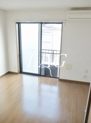 【居間・リビング】 | アムール　ローズ | 洋室のお部屋です。