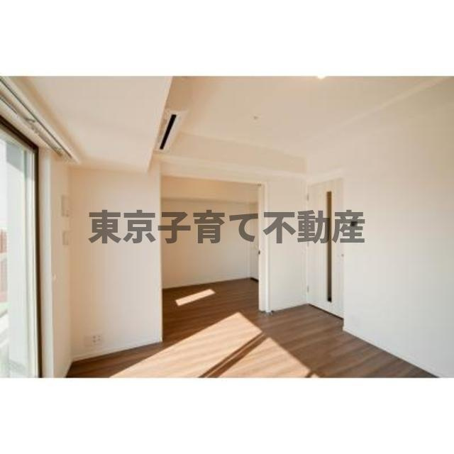 パークアクシス上野の居間・リビング