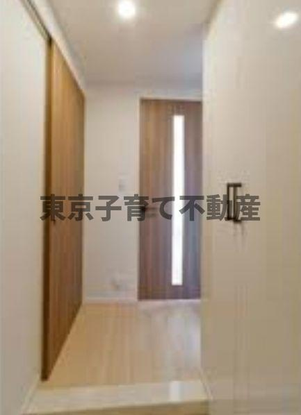 パークアクシス上野の玄関