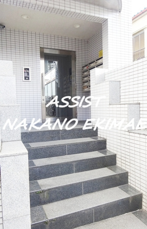 コスモ北新宿のエントランス