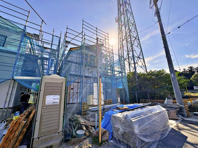 《仲介手数料半額》鶴ヶ島市藤金 15期 全11棟　7号棟の前面道路含む現地写真