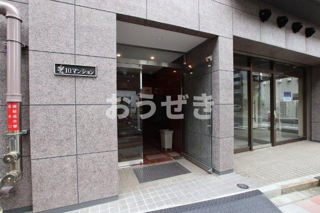 光１０．マンションのエントランス