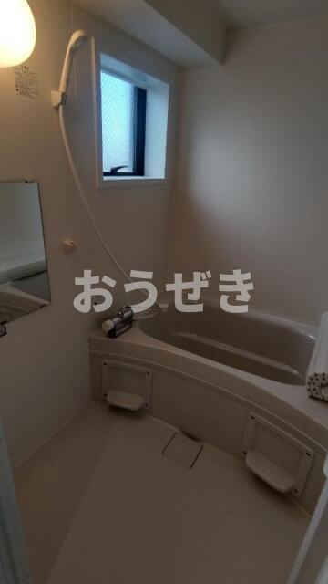 光１０．マンションの浴室