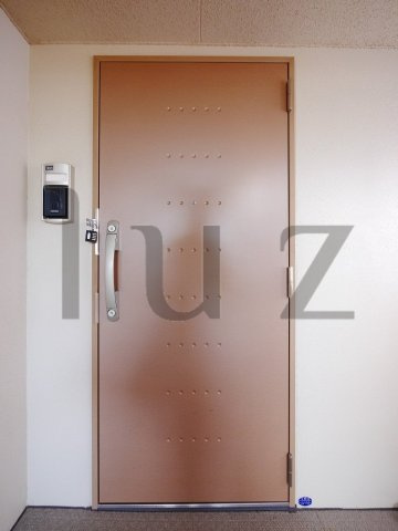 横浜市鶴見区生麦５丁目の賃貸マンションの玄関