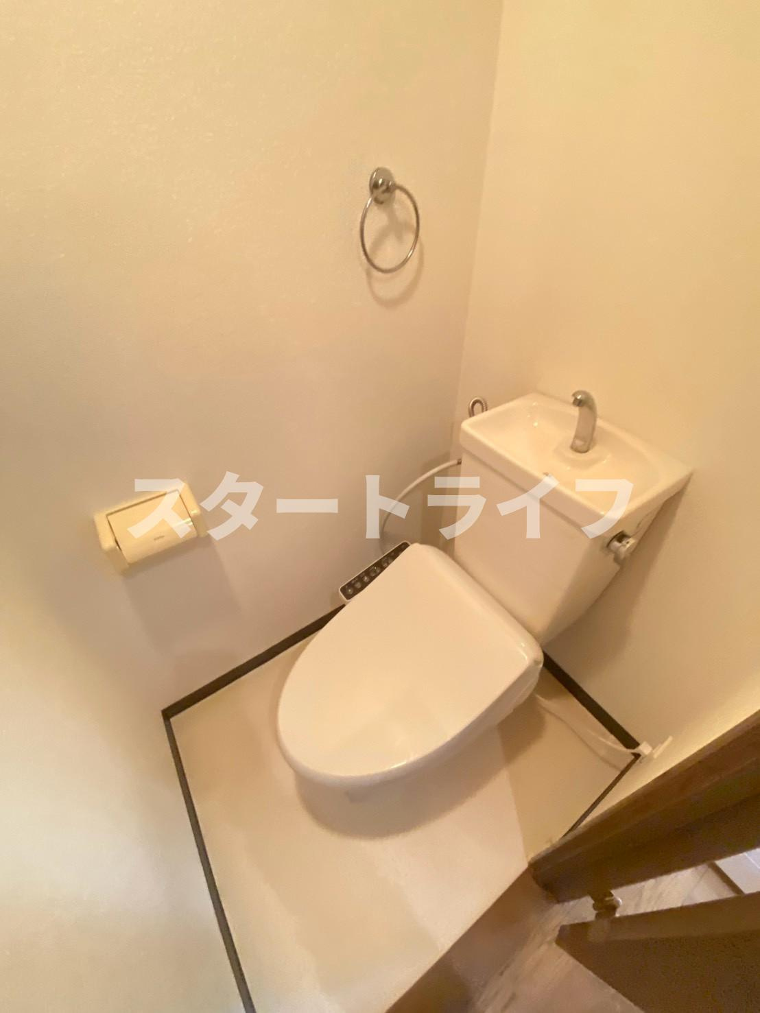 大阪市淀川区新高５丁目の賃貸マンションのトイレ