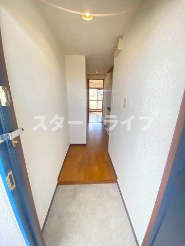 大阪市淀川区新高５丁目の賃貸マンションの玄関