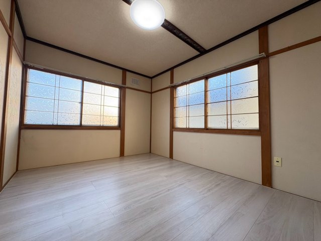 緑ヶ岡6-6-5借家の内装