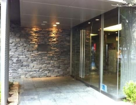 セレビア新宿御苑前のエントランス