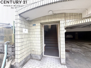 ジャルダン宝塚弐番館のエントランス