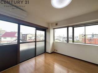 ジャルダン宝塚弐番館の居間