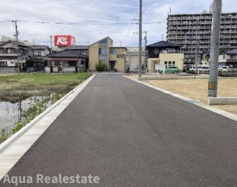 オール電化デザイナーズハウス高松市香西東町建③の前面道路含む現地写真