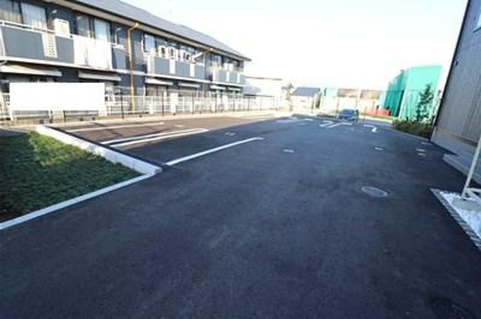 リッシュセゾン　Eの駐車場