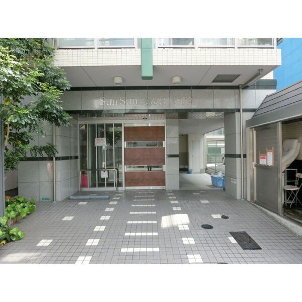 SunSunなんば壱番館の駐車場