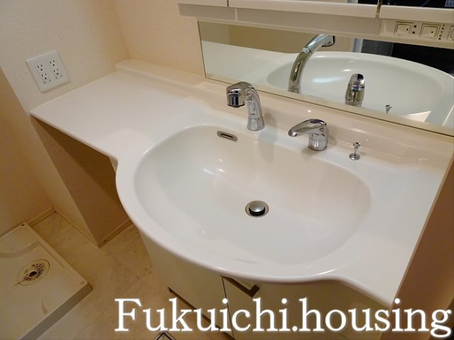 フラット明大前の洗面所
