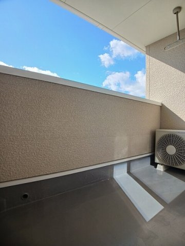 【バルコニー】 | クレードルⅡ | お洗濯にも便利なバルコニー付き