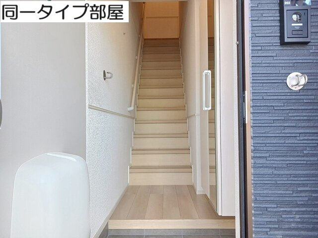 ワン・ユーの玄関|明るい玄関です