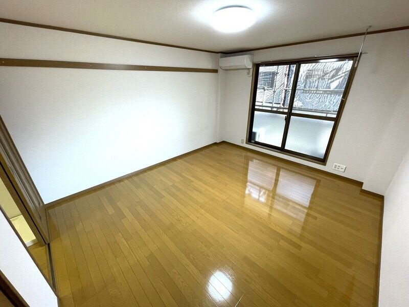 ヴィラ・フィオーレⅡの居間・リビング|別部屋の参考写真です。