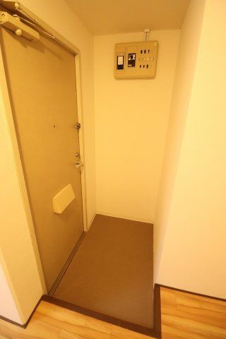 アスタック壱番館の玄関|※別号室の写真です。現況優先となります。