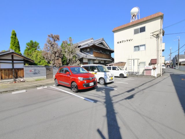 松本マンションの駐車場