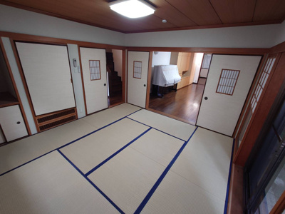 【和室】 | 西日暮里4丁目戸建 | 一階の柔らかい畳が心地よい和室