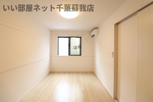 レジデンス・Ｋの寝室|開放的な寝室です