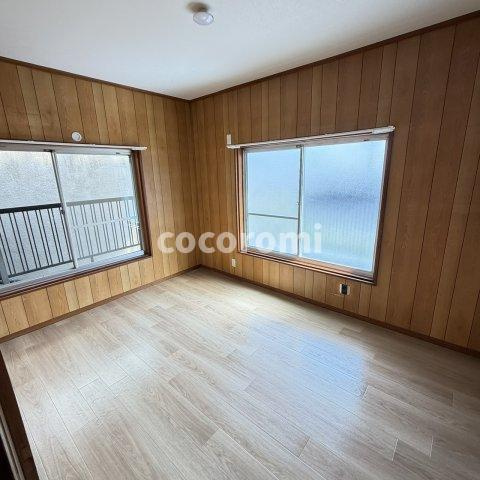 山之上北町戸建の居間・リビング