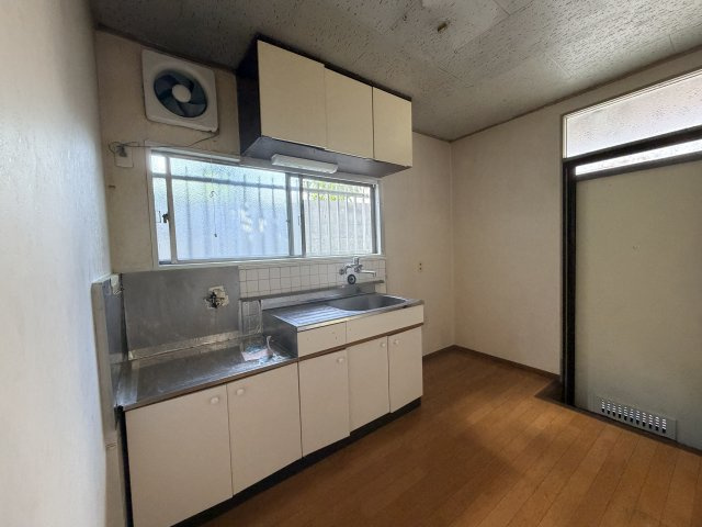 東須恵A貸家のキッチン