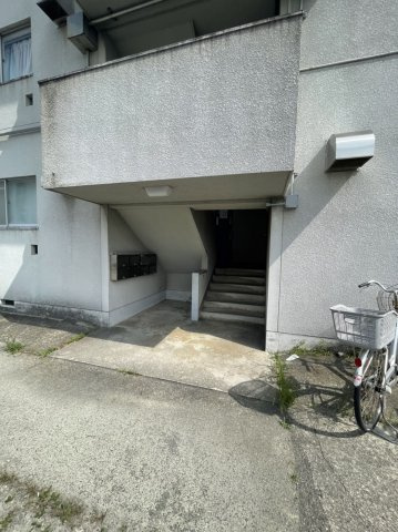 藤コーポラスのエントランス