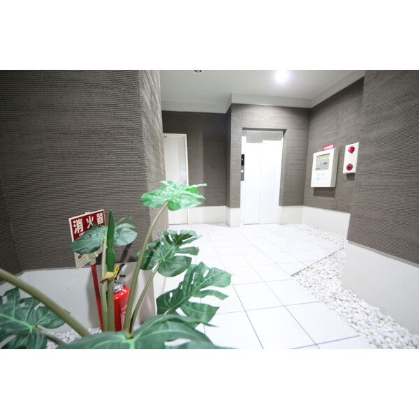カスターニャ三国本町のロビー