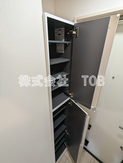 【設備】 | グランクオール西調布 | シューズボックス※クリーニング完了前※