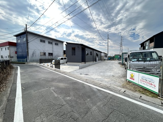 新築　高崎市大八木町　1号棟の前面道路含む現地写真|現地写真　東側接道幅員約4ｍ