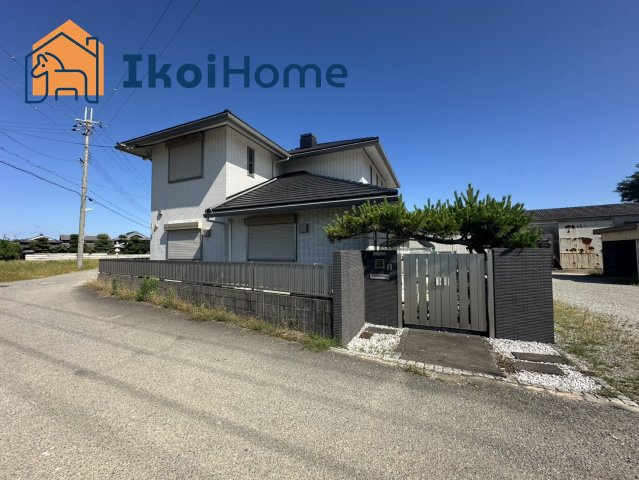 神戸市西区岩岡町野中　中古戸建の玄関|物件・当店の最寄駅まで無料送迎！最短10分で指定場所へお迎えに向かいます！まずはお問い合わせください