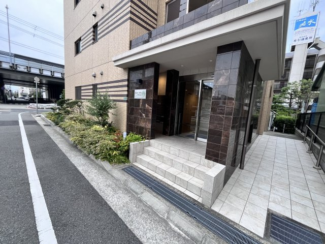グランアーブル西宮のエントランス