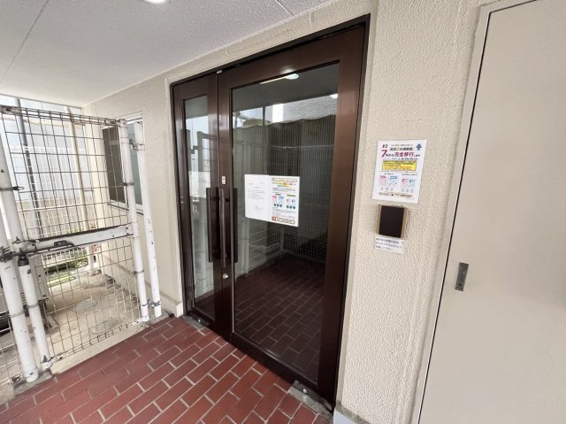 デュオ鳴尾の玄関