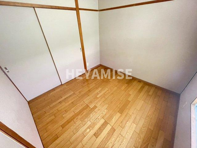 西山ハイツA棟のその他|反転間取りの別号室のお部屋です