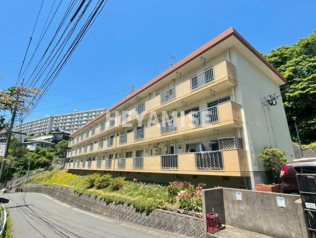西山ハイツA棟の外観