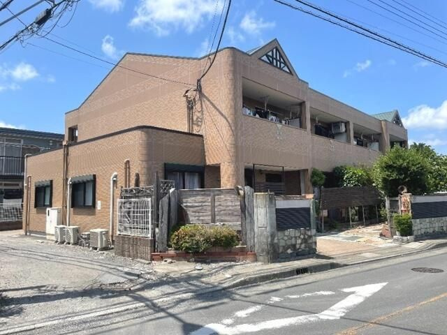 プランドール鶴間の外観