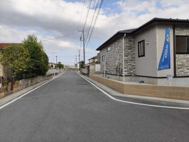 行田市富士見町2丁目　人気の平家　土地広々72坪超の前面道路含む現地写真