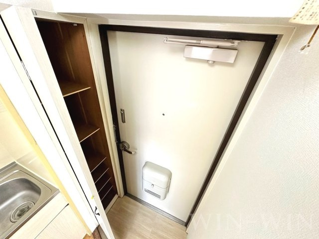 中郷パレスの玄関|イメージ（同建物内別部屋の写真です）