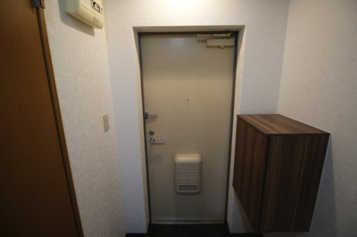 【玄関】 | 萩コーポ | ※別号室の写真です。
毎日通る玄関はこちらになります♪