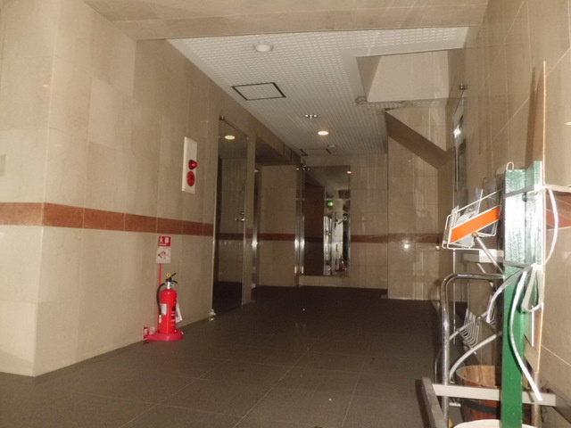インテリアハシモトビルのエントランス