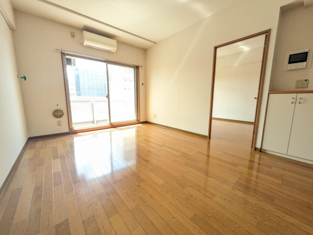 メルヴェーユ調布の居間・リビング|※別号室参考写真です