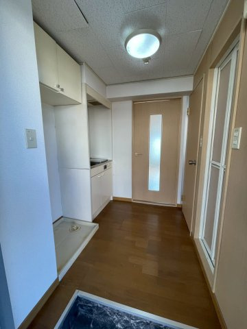 レジデンスけやきの玄関