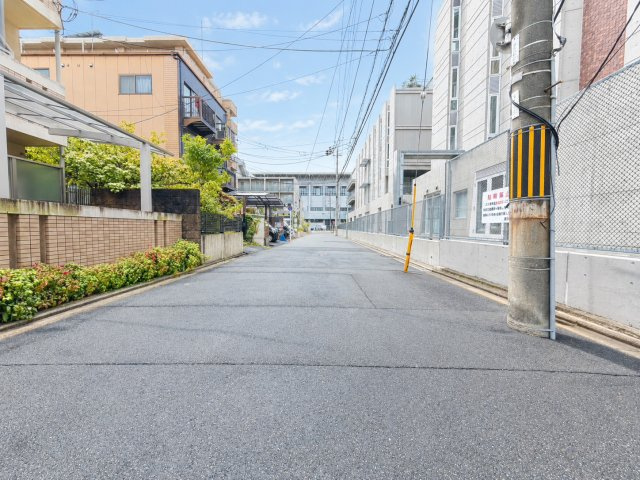 京都市伏見区深草西浦町4丁目建築条件無し土地の前面道路含む現地写真|前面道路幅員約5.9ｍ