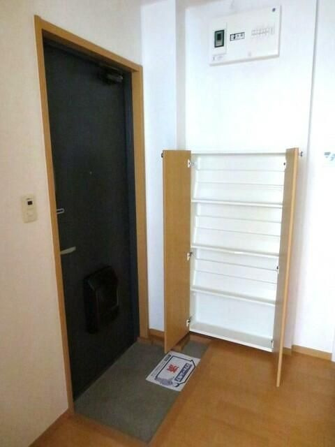コーポラス本町の玄関
