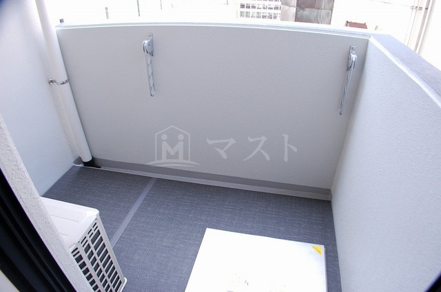 エスライズ御堂筋本町のバルコニー