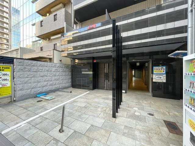 エスライズ御堂筋本町のエントランス