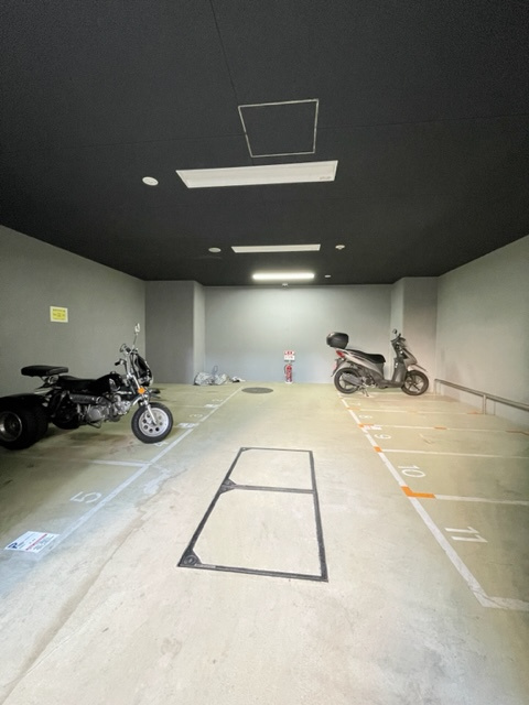 エスライズ御堂筋本町の駐車場